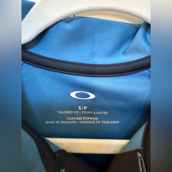 EUC Mens Oakley blue polo size small - Picture 2 of 3